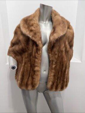 Goldwaters Arizona 1950s-1960s Classic Brown Mink Fur Capelet Old Hollywood Glam